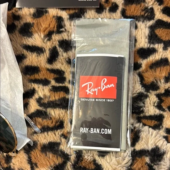 Ray-Ban Aviator Green Sunglasses NEW IN BOX.Never worn display picture 2